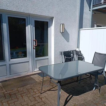 Semesterbostad Haus Am Prerow-strand